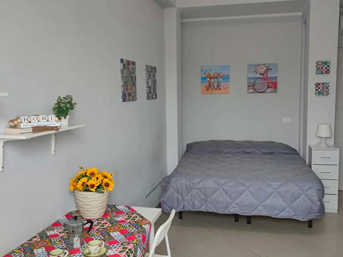 Appartamento monolocale in affitto in Via Rosario Gregorio, Palermo