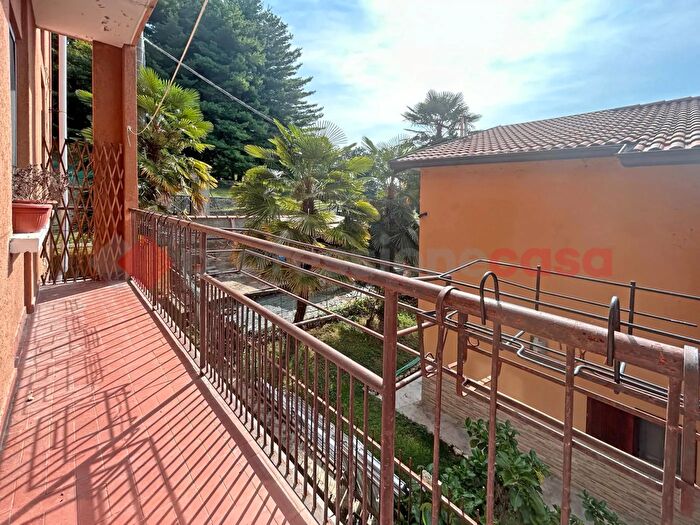 Appartamento trilocale in vendita in Via Verbano, Arona