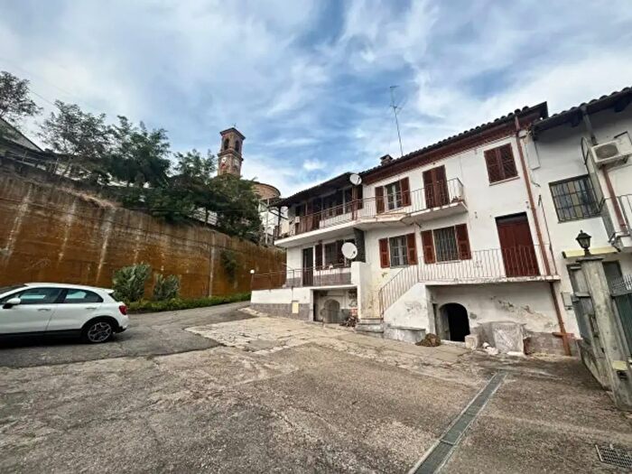 Casa con 6 locali in vendita in Via Giovanni Boschiero, Revigliasco D'Asti
