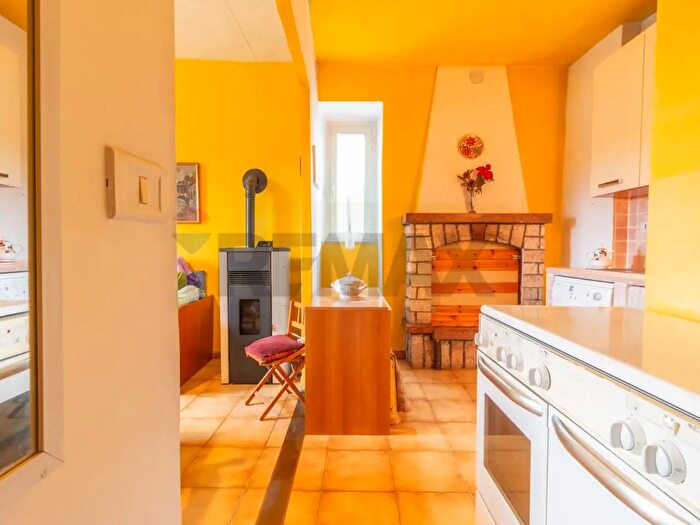 Appartamento bilocale in vendita in Via delle Cantine, Ischia Di Castro