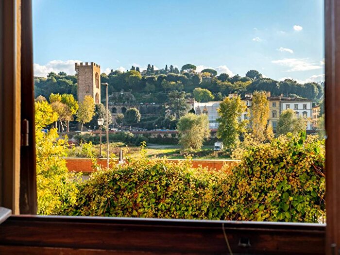 Appartamento con 5 locali in affitto in Lungarno della Zecca Vecchia, Santa Croce, Firenze