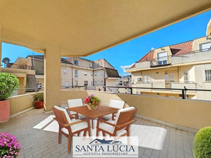 Appartamento con 6 locali in vendita in Via Giovanni Petragnani, Canicatti