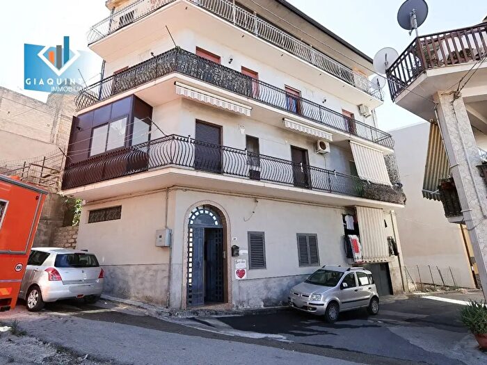 Appartamento bilocale in vendita in Via Fratelli Bandiera N, Palagonia