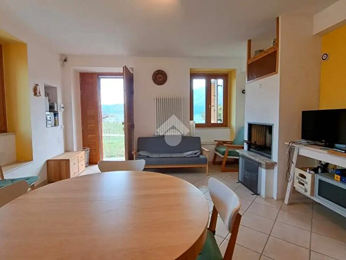 Appartamento trilocale in vendita in Via della Vera, Rivisondoli