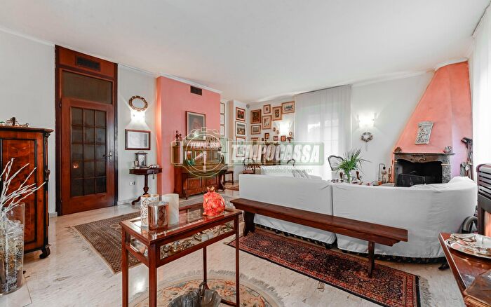 Casa con 7 locali in vendita in Via delle Azalee, Verdellino