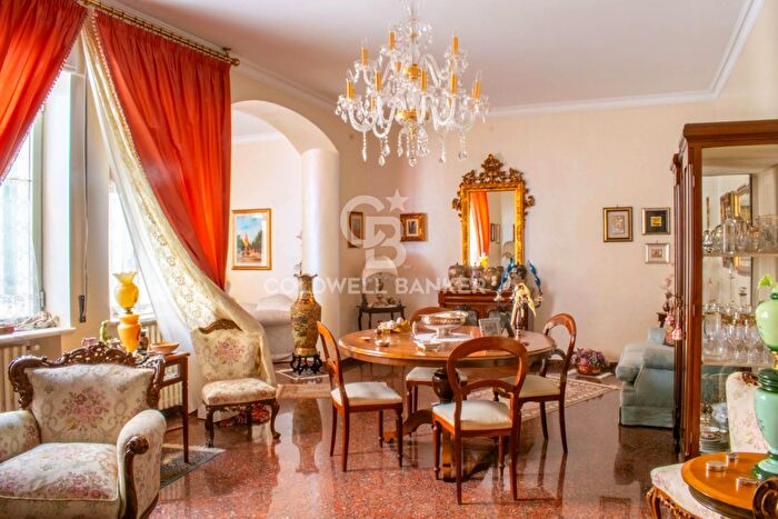 Appartamento con 6 locali in vendita in Via Luigi Capuana, Andria