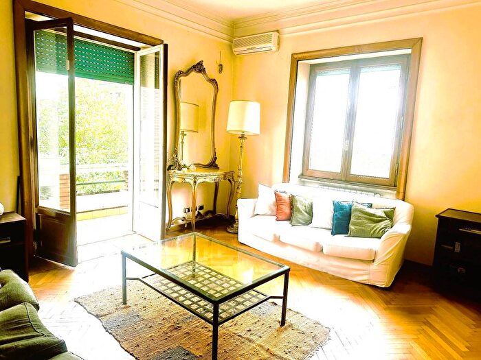 Appartamento trilocale in affitto in Via dellAmba Aradam, San Giovanni, Roma