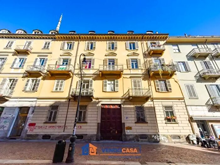 Appartamento con 6 locali in vendita in Via Giuseppe Verdi, Torino