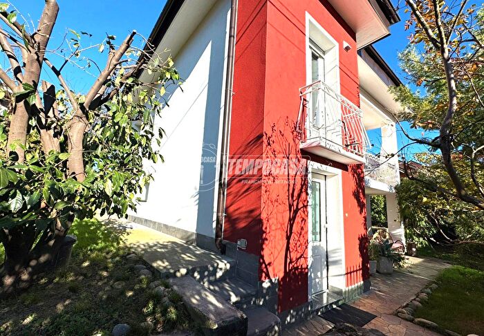 Casa quadrilocale in vendita in Via Lanzo, La Cassa