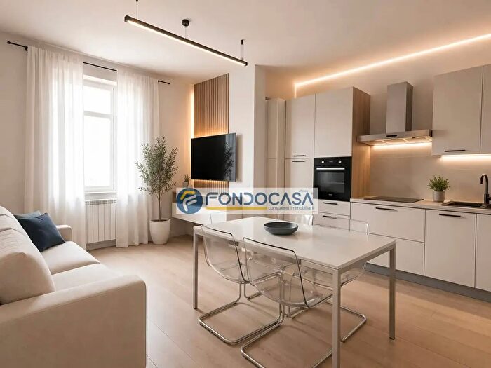 Appartamento trilocale in vendita in Via Cavour, Carrara