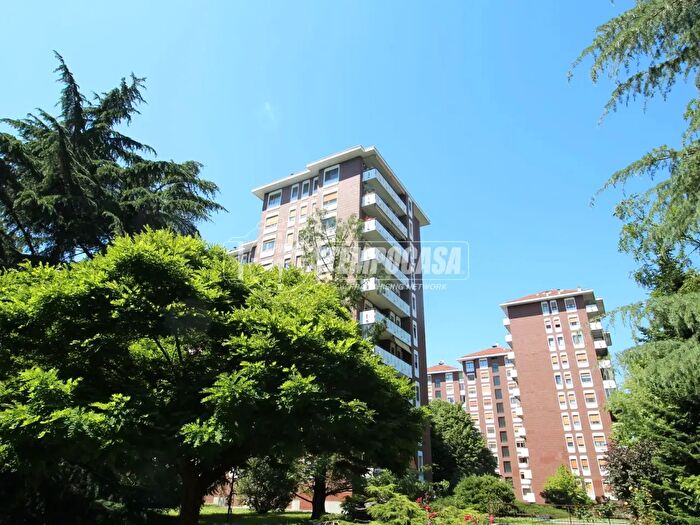 Appartamento trilocale in vendita in Corso Gaetano Salvemini, Torino
