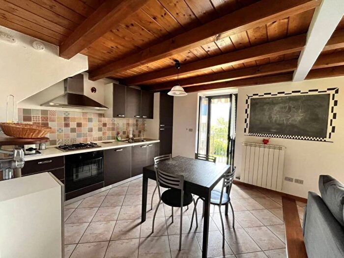 Appartamento bilocale in affitto in Via La Fabbrica No Number, Colico Piano, Colico