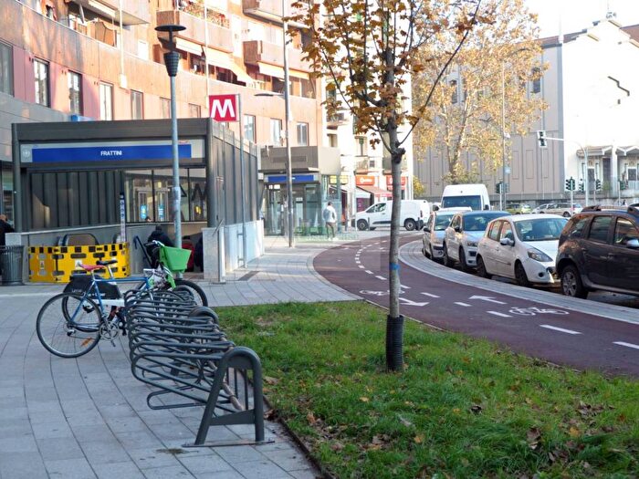 Appartamento trilocale in affitto in Via Francesco Carlini, Tripoli Soderini, Milano