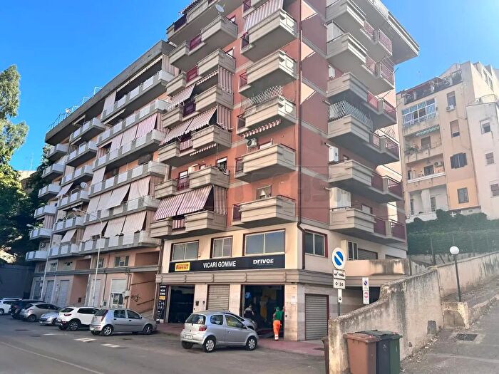 Appartamento trilocale in affitto in Via Ruggero Settimo, Caltanissetta