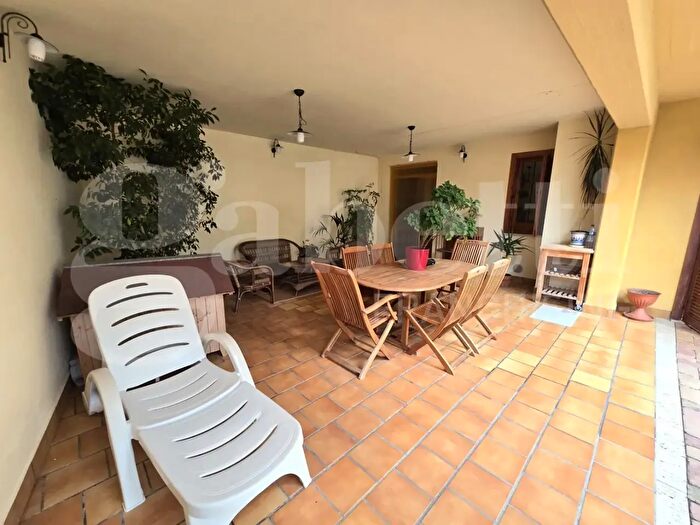 Casa con 8 locali in vendita in Via della Cona, Sant'Omero