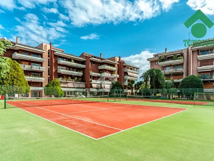 Appartamento trilocale in affitto in Via Oppido Mamertina, Roma