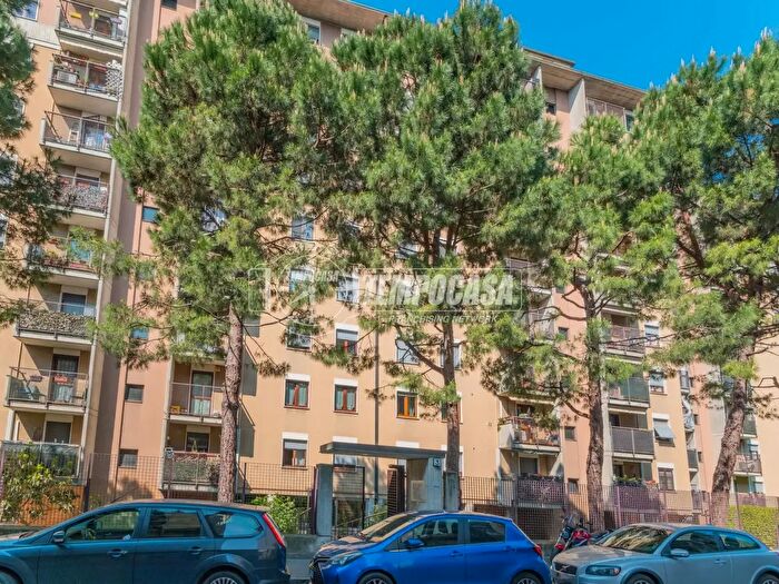 Appartamento trilocale in vendita in Via Antonio Martinazzoli, Milano