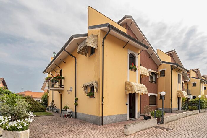 Appartamento con 6 locali in vendita in Via Fratelli Pistoi, Saluzzo