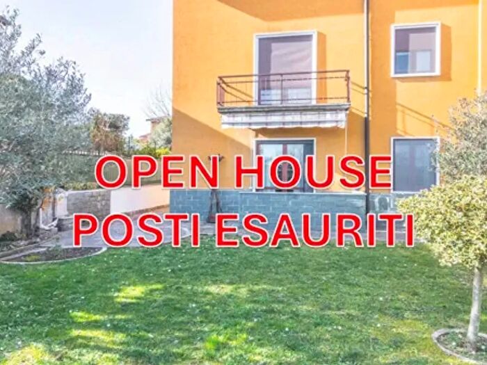 Appartamento trilocale in vendita in Via Carlo Mosè Bianchi, Inverigo