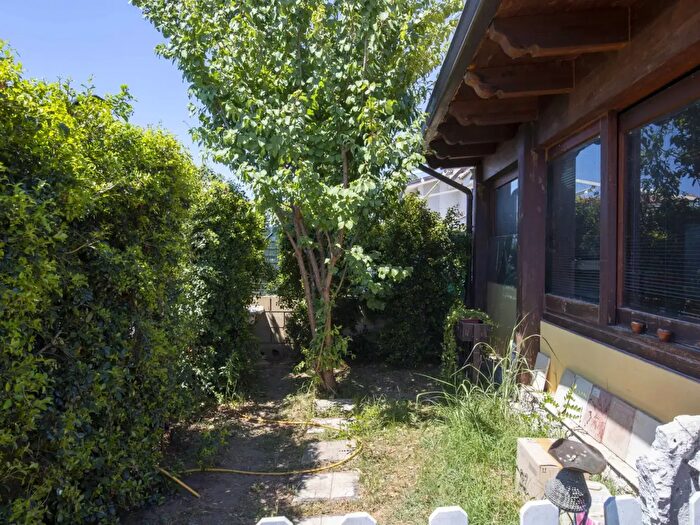 Casa trilocale in vendita in Viale delle Serre Snc, Sellia Marina