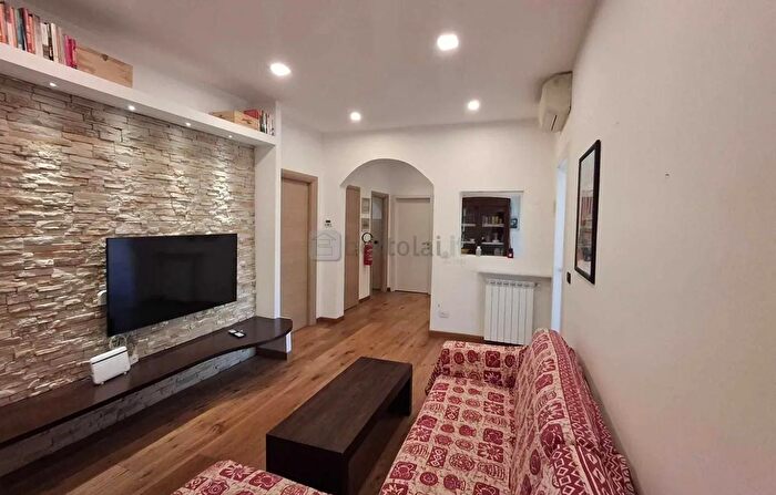 Appartamento con 6 locali in vendita in Corso Buenos Aires, Genova