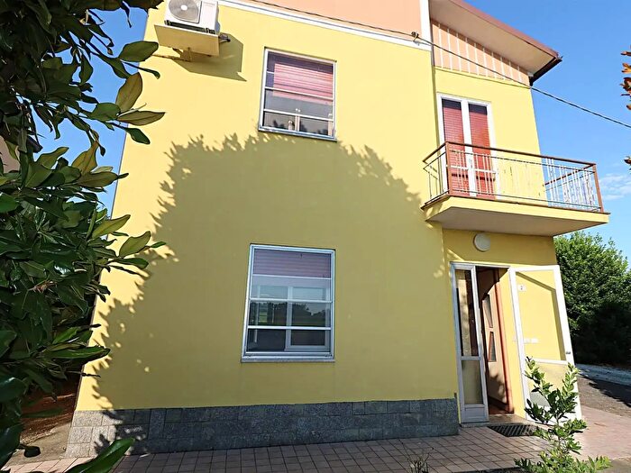 Casa con 10 locali in vendita in Lugo
