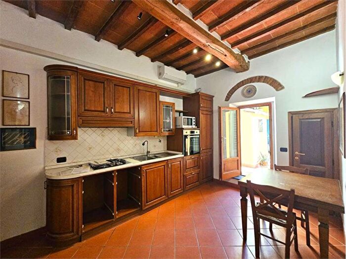 Appartamento bilocale in affitto in Vicolo dei Bardi, San Niccolò, Firenze