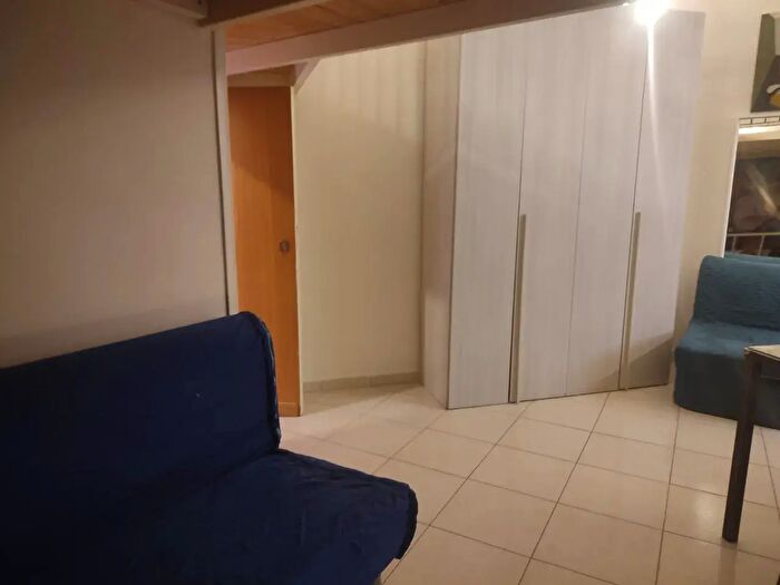 Appartamento bilocale in affitto in Via Alessandro Poerio, Napoli