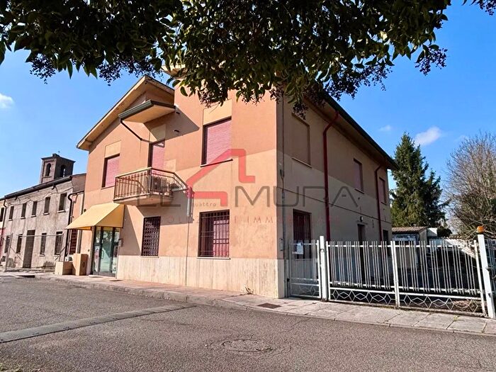 Casa con 12 locali in vendita in Gazzo Veronese