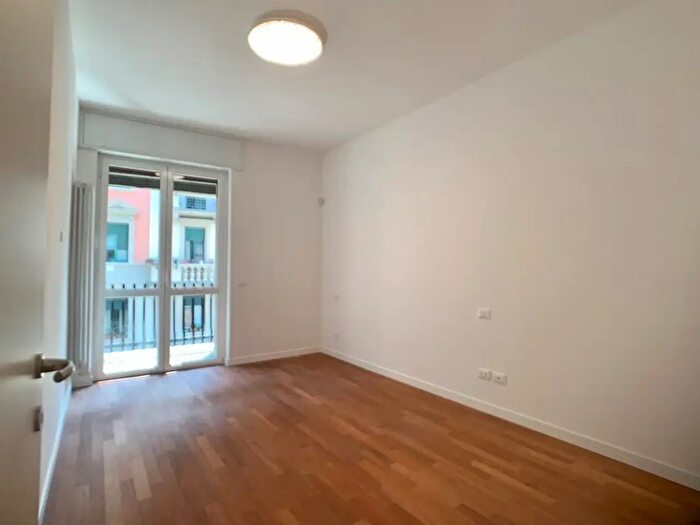 Appartamento trilocale in affitto in Via Romolo Gessi, Milano