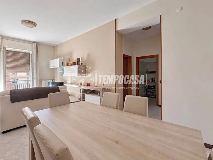 Appartamento trilocale in vendita in Via Pietro Isabello, Bergamo