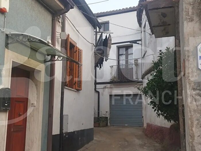 Appartamento con 5 locali in vendita in Via Forte Marghera, Squillace