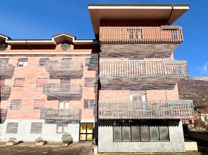 Appartamento trilocale in vendita in Via C Trattenero, Bussoleno