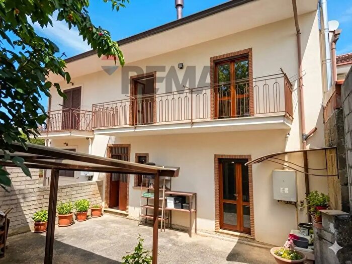 Casa con 7 locali in vendita in Via Camillo B Cavour, Pietramelara