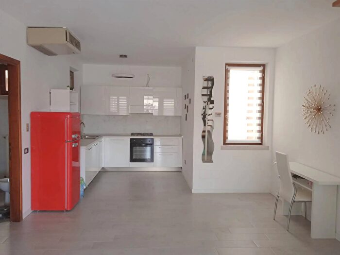 Appartamento trilocale in affitto in Desenzano del Garda, Desenzano Del Garda