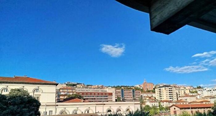 Appartamento con 6 locali in vendita in Via Sicilia, Perugia