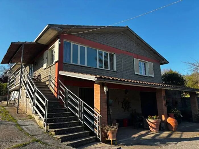 Casa quadrilocale in vendita in Contrada Ponticello, Vasanello