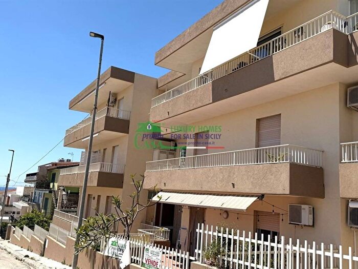 Appartamento con 6 locali in affitto in Via Capri, Marina di Ragusa Centro, Ragusa