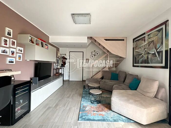 Appartamento con 5 locali in vendita in Via Giorgio Ambrosoli, Arluno