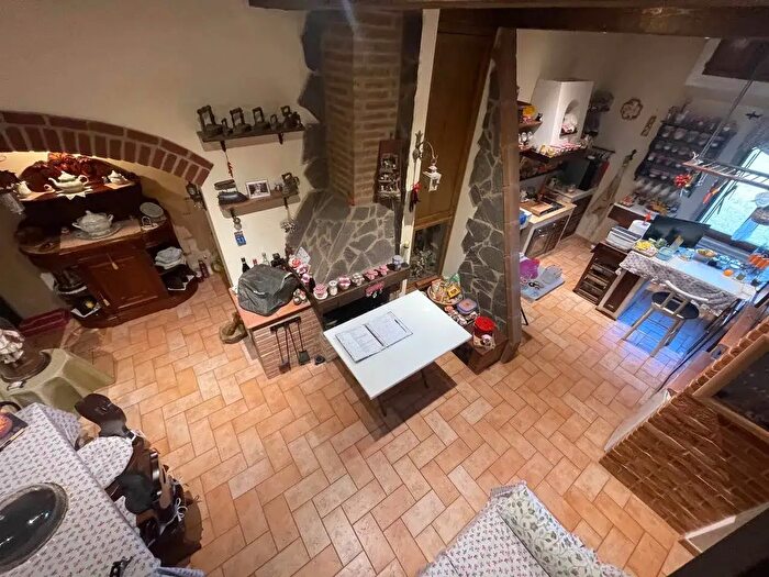 Appartamento con 6 locali in vendita in Monteroni DArbia