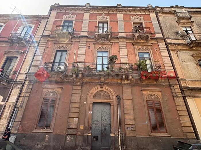 Appartamento quadrilocale in affitto in Via Papale, Catania