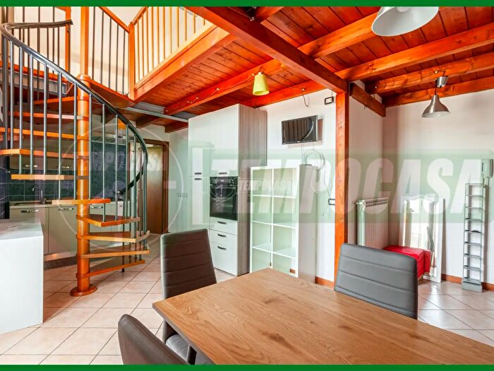 Appartamento bilocale in vendita in Via I Bianco, Somma Lombardo