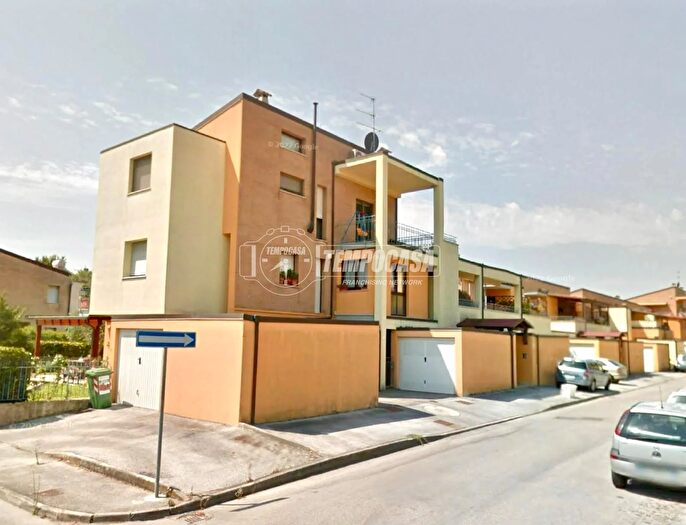 Appartamento quadrilocale in vendita in Via Lotto Lorenzo, Chiaravalle