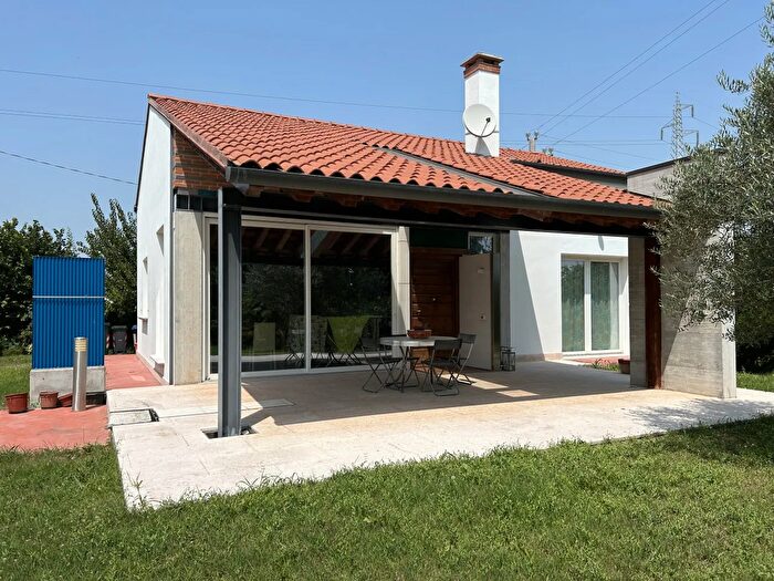 Casa trilocale in affitto in Via Ca Nogara, Mira