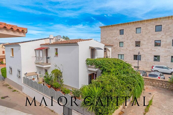 Casa con 6 locali in vendita in Via Gabriele dAnnunzio, San Teodoro