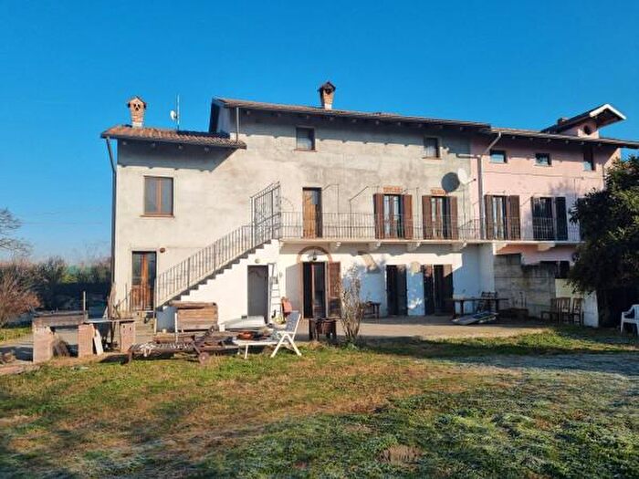 Casa con 6 locali in vendita in Strada Porzioni, Crescentino