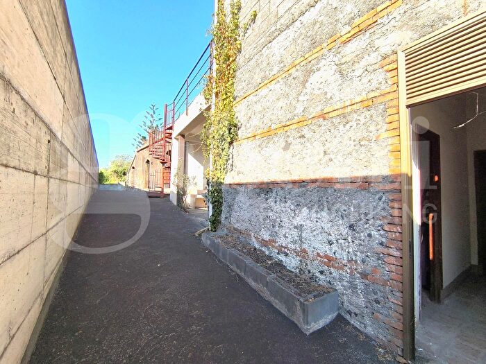 Casa quadrilocale in vendita in Via Guardia Stazzo, Acireale