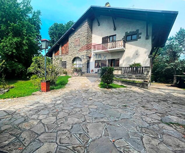 Casa con 11 locali in vendita in Via SantAlberto, Palazzolo SullOglio