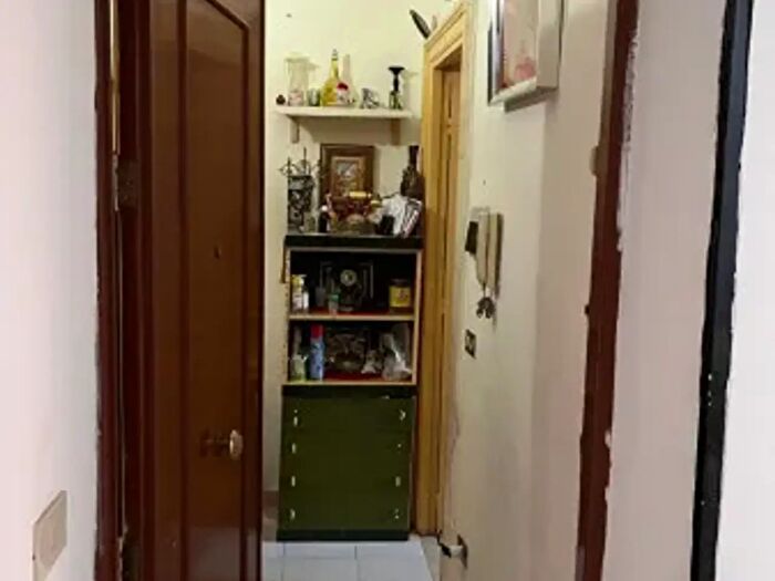 Appartamento trilocale in vendita in Via Porta di Castro, Palermo