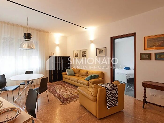 Appartamento trilocale in affitto in Via Barche, Mirano